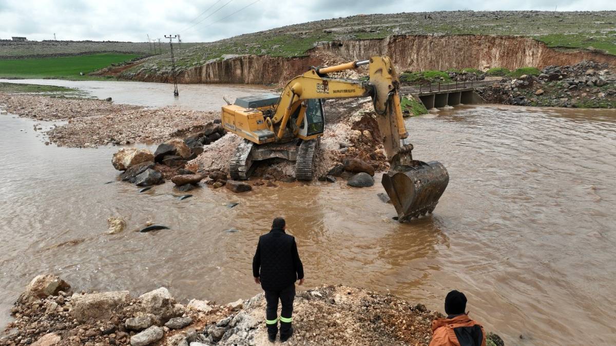 Viranşehir'de sel onarımı